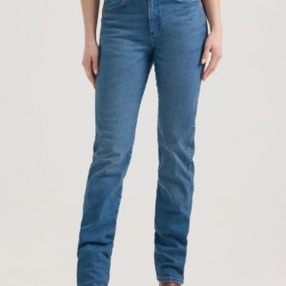 Classic Blue Women's Wrangler Jeans